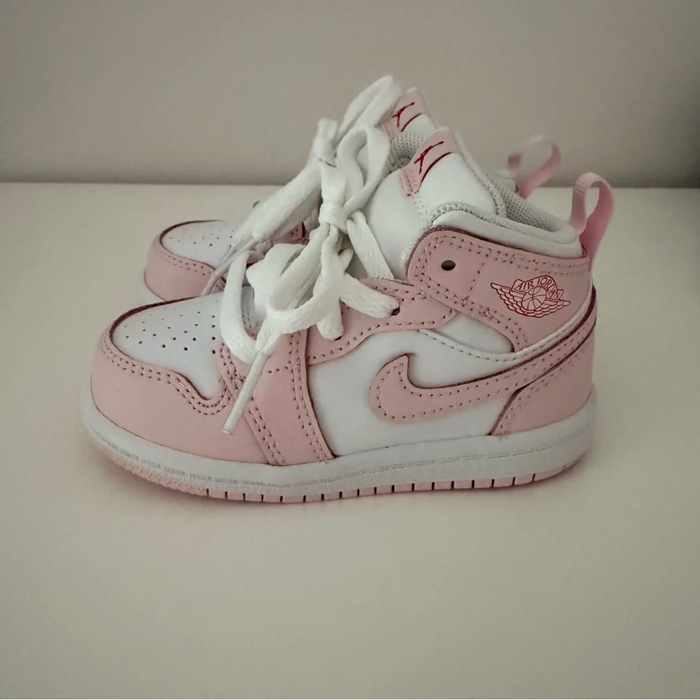 Girls Baby/Toddler Nike Jordan 1 Mid Pink and White Size 6C NEW